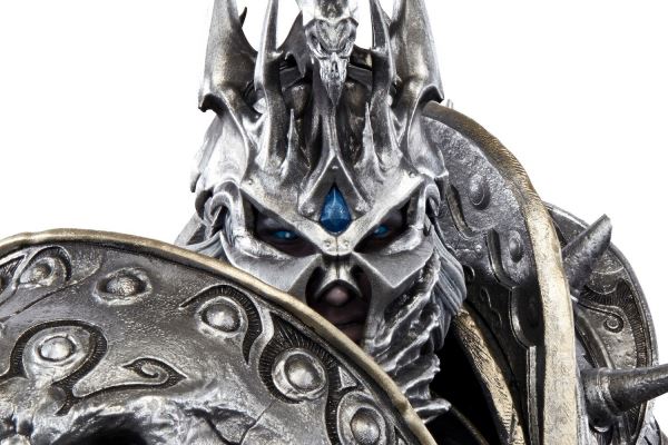 Blizzard выпустила статую Короля-лича Артаса за $1100 