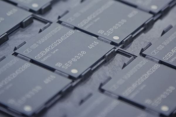 Число производителей SSD по всему миру перевалило за 200. При этом производителей HDD — всего три
